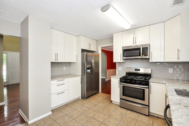 Building Photo - 2725 White Blossom Ln
