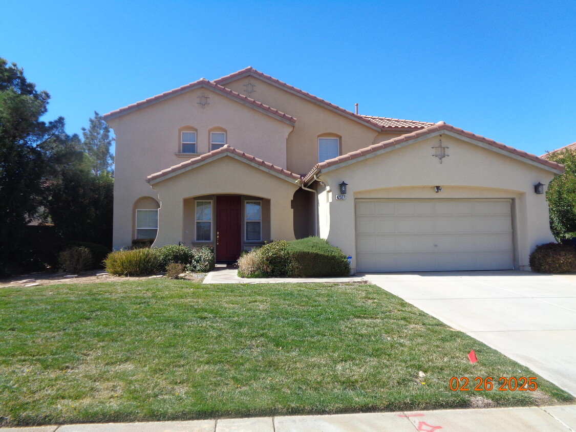 Primary Photo - 42327 42nd St W