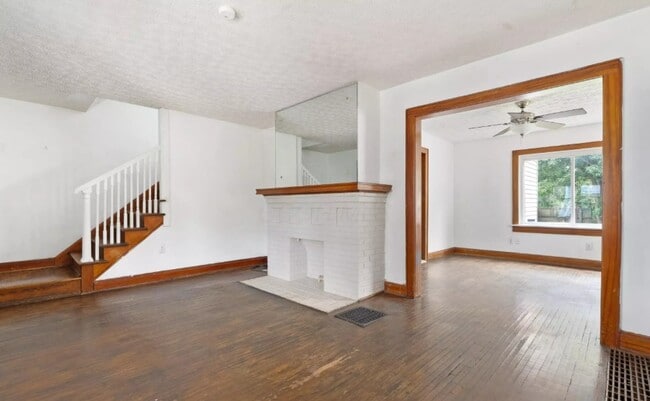 Building Photo - 1429 Loretta Ave