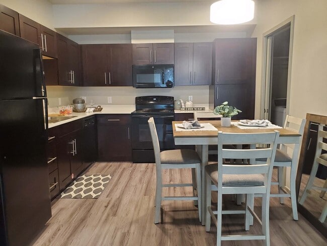 Building Photo - Pinon Lofts