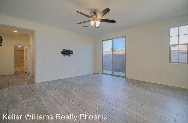 Building Photo - 4 br, 3 bath House - 232 North 56th Place