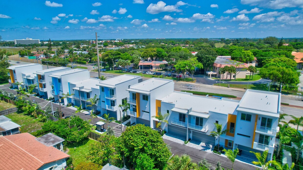 Foto principal - Yamato Villas Townhomes - Boca Raton