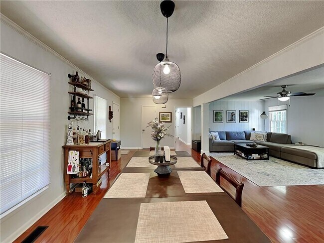 Foto del edificio - 456 Mark Ave