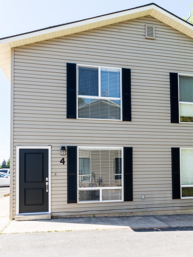 Building Photo - 1035 N 200 W
