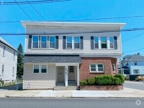 Building Photo - 499 Medford St
