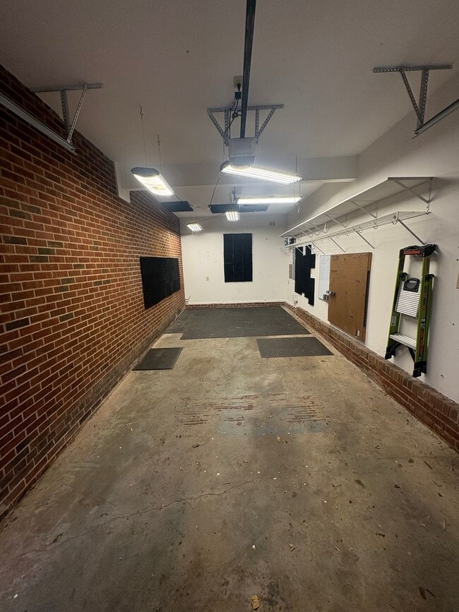 Foto del edificio - 1414 Ashburton Rd