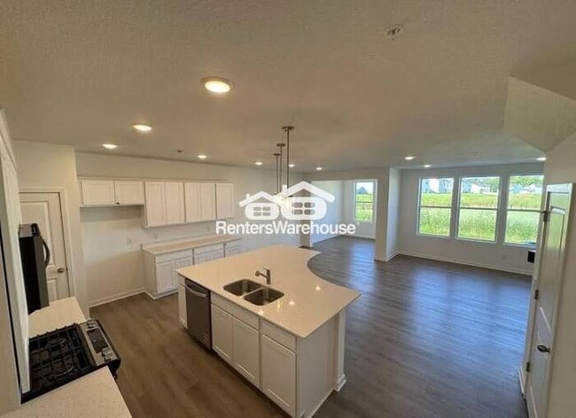 Building Photo - Available now is this beautiful new 3 bedroom, 3 bath home in Rogers!