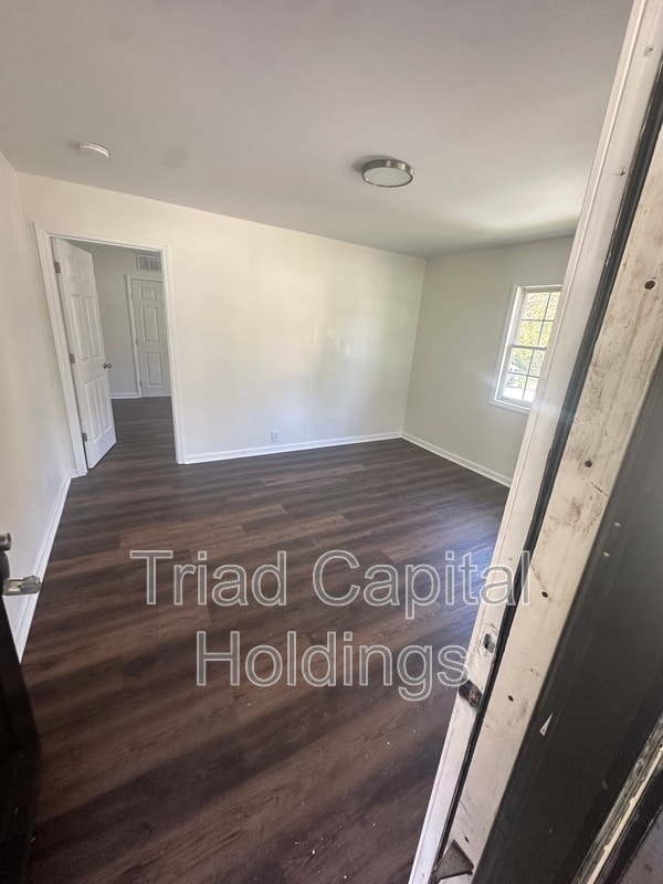 Building Photo - 502 Alexander St