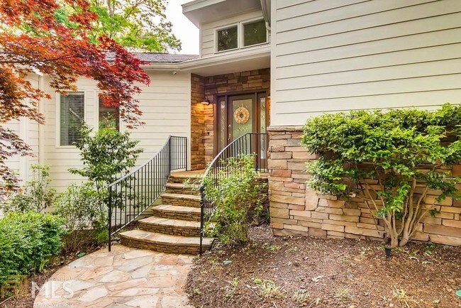 Foto del edificio - 425 Millbank Pl