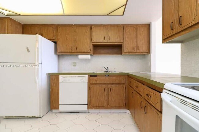 Foto del edificio - 1351 NE Miami Gardens Dr