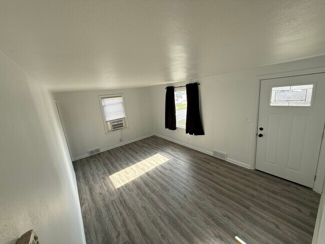 Foto del edificio - 1311 N Green Bay Rd