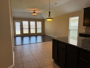 Building Photo - 21914 Cascade Hollow Ln