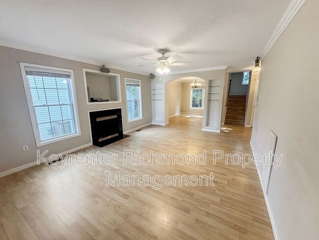 Building Photo - 7607 Blue Cedar Dr