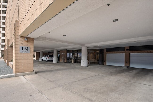 Building Photo - 151 Fort Pitt Blvd