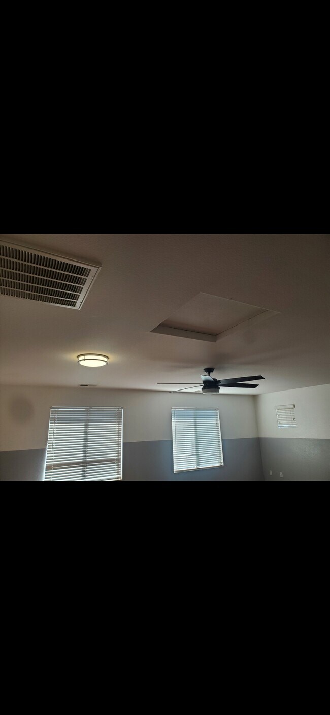 sala de estar principal (centro) - 33792 Harvest Way E