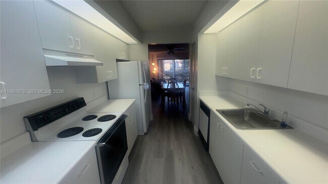 Foto del edificio - 13700 SW 11th St