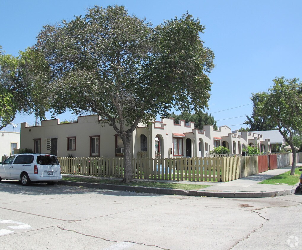 Foto del edificio - 217 E 7th St