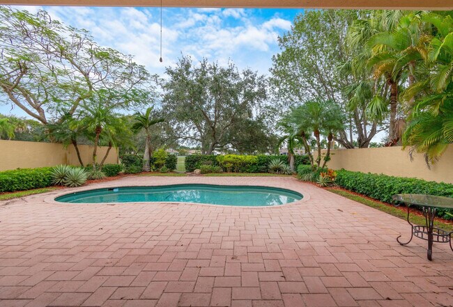 Foto del edificio - 2466 Bay Isle Ct