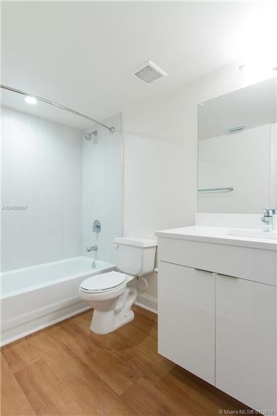 Foto del edificio - 3605 NE 207th St