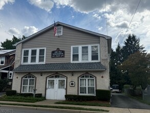 Building Photo - 319 Lathrop Ave