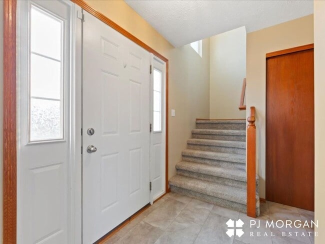 Foto del edificio - 4 bedroom, 3 bathroom - Available 9/15- Co...