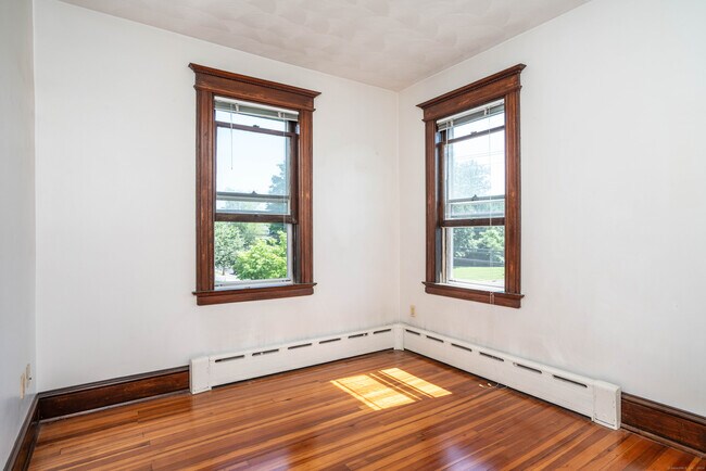 Building Photo - 181 Newington Rd