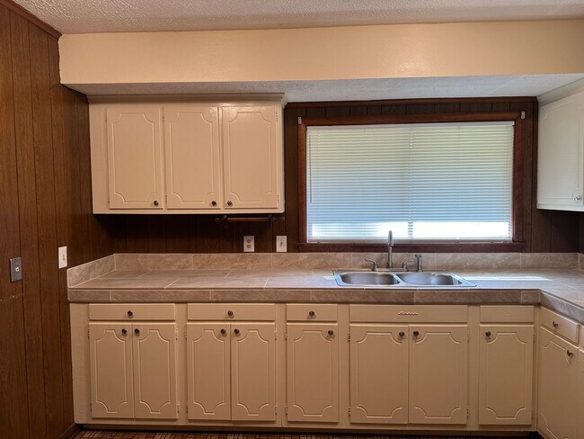 Building Photo - 3707 James Madison Rd