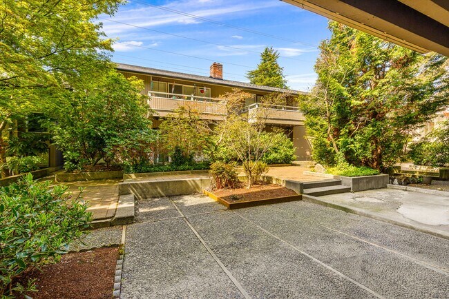 Foto del edificio - 922 100th Ave NE