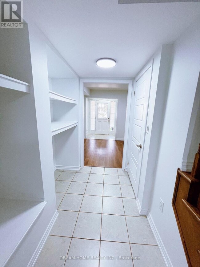 Building Photo - 651 Laking Terrace