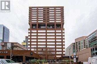 Building Photo - 914-1914 Yonge St