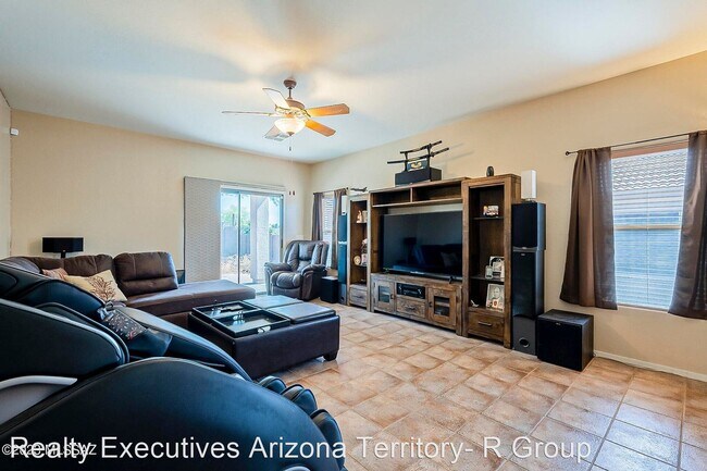 Foto del edificio - 3 br, 2 bath House - 5527 W Dove Loft Dr