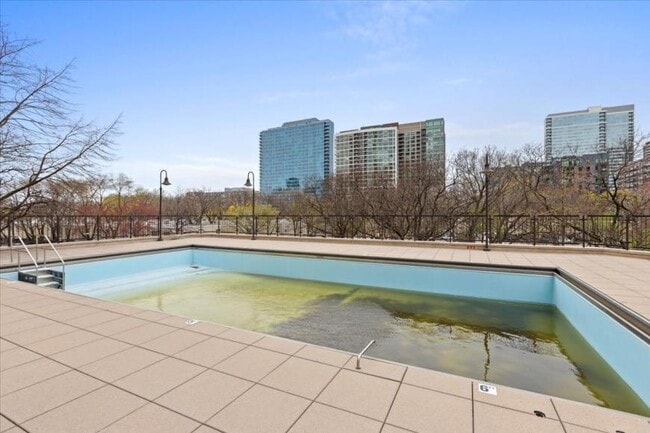 Foto del edificio - 1 bedroom in Chicago IL 60605