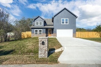 Building Photo - 1115 Bell St