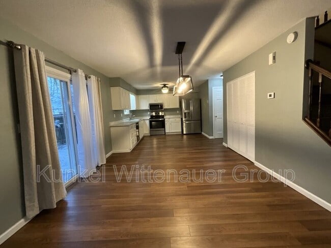 Foto del edificio - 1632 Progress Ln