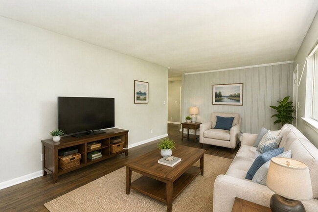 Foto del edificio - 1127 Clermont Dr