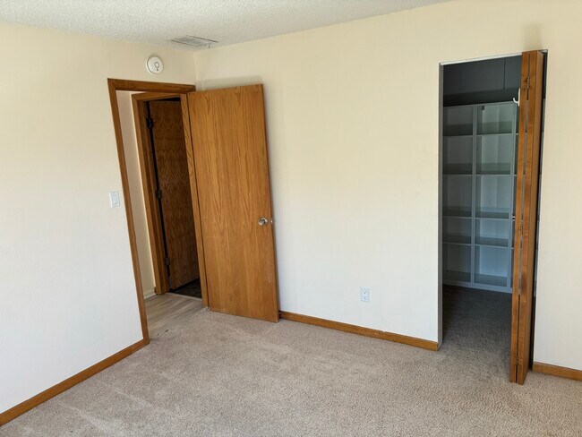 Building Photo - 1705 Heatheridge Rd