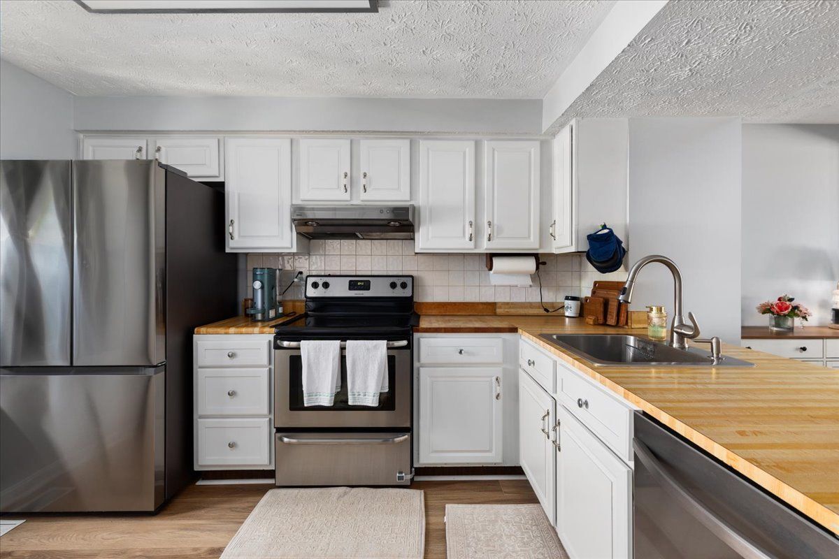 Foto del edificio - 8307 Crestmont Cir