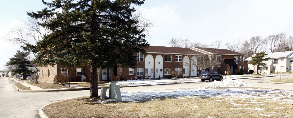 Knightsbridge Condominiums Apartments in Westville, NJ