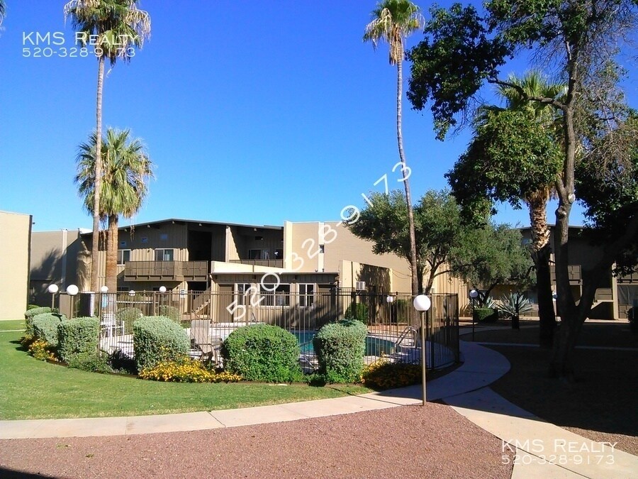 Primary Photo - 2525 N Alvernon Way