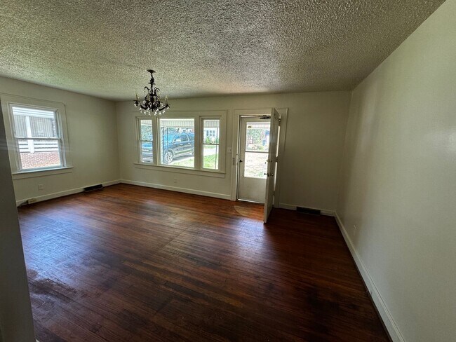 Foto del edificio - 3 bedroom w/ 1 bath home in Shelby, NC