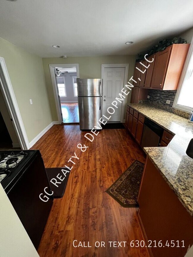 Foto del edificio - 1707 N Washtenaw Ave