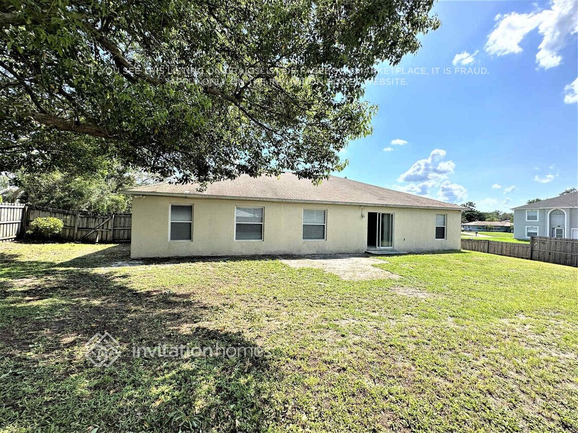 Building Photo - 702 4th Ave N