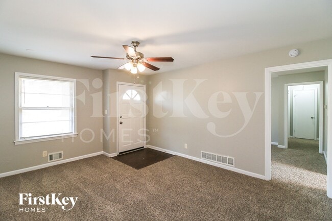 Building Photo - 2672 Lilac Dr