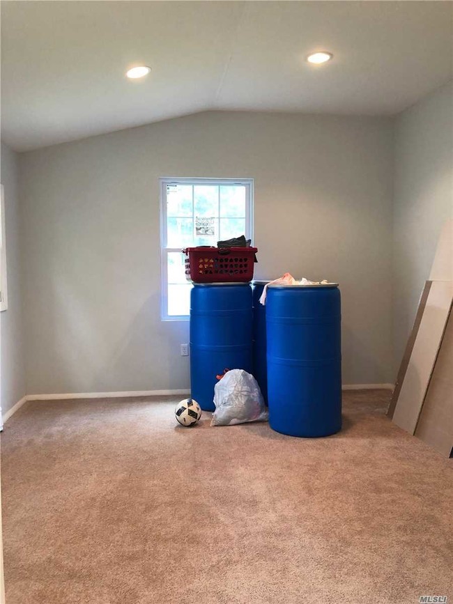 Building Photo - 57 Woodview Ln