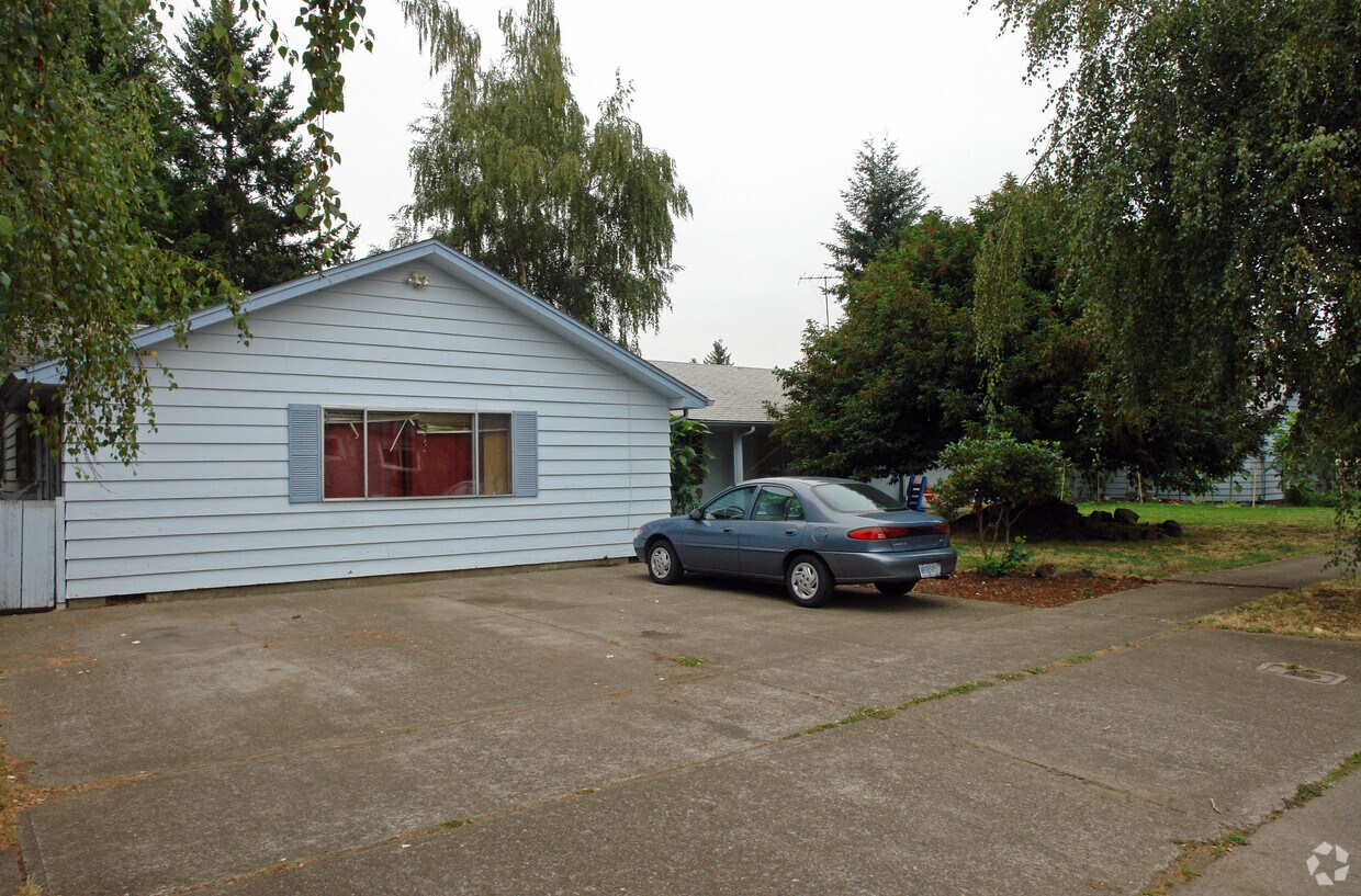 Building Photo - 2501-2509 Wayside Ter NE