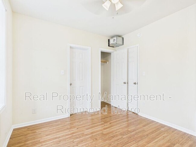 Foto del edificio - 2400 Barton Ave