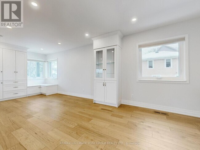 Photo du bâtiment - 21 Willowbank Ave