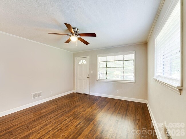 Building Photo - 1520 Mimosa Ave