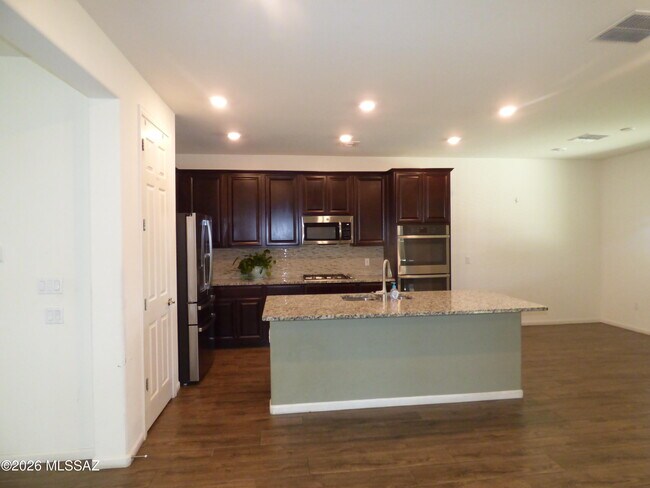 Building Photo - 12850 E Quail Wash Canyon Ln