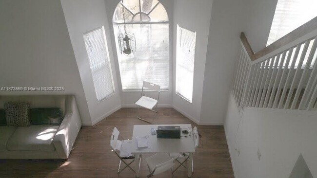 Foto del edificio - 3204 Glenmoor Dr